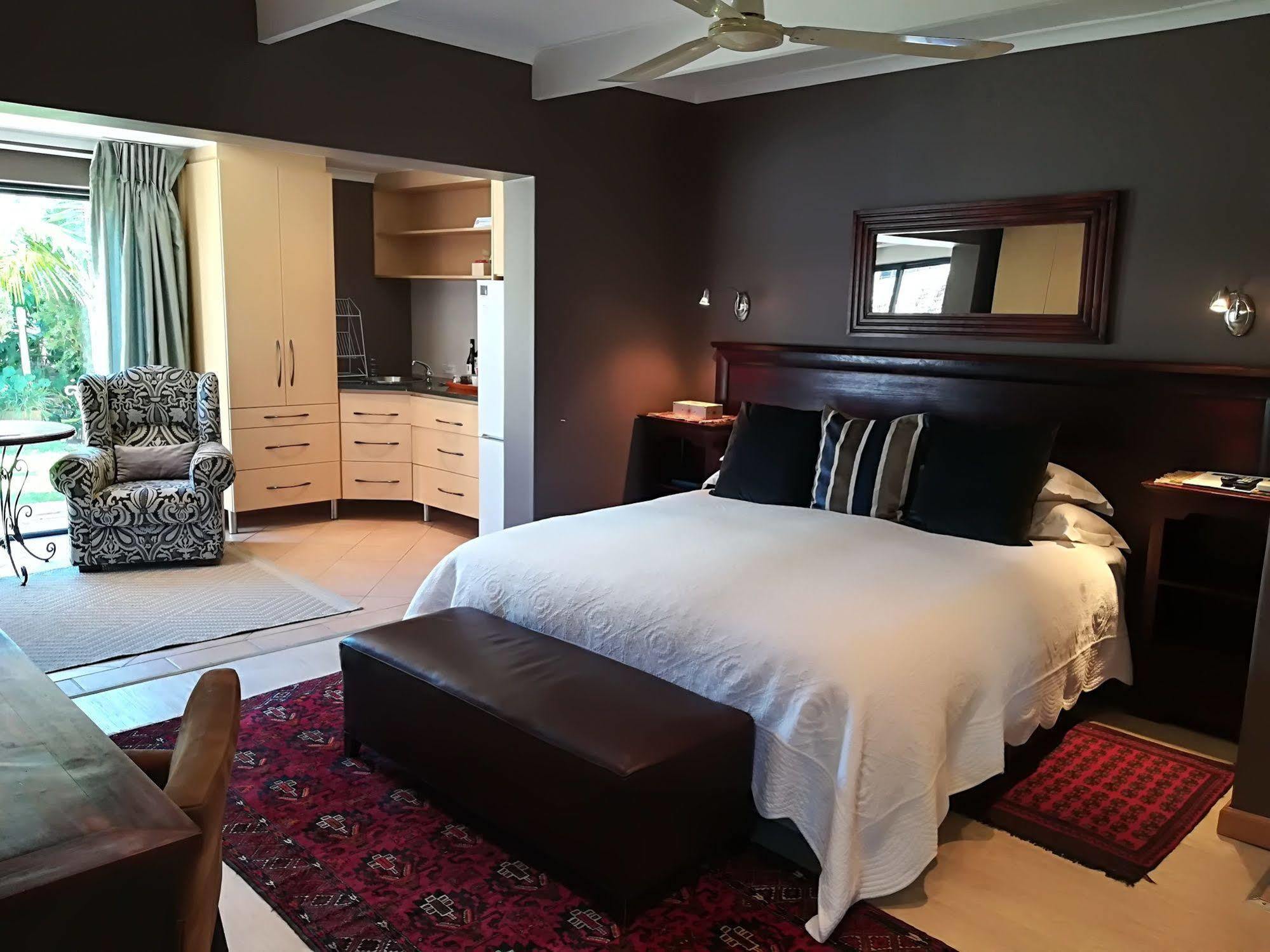 Cape Pillars Boutique Hotel Durbanville Esterno foto